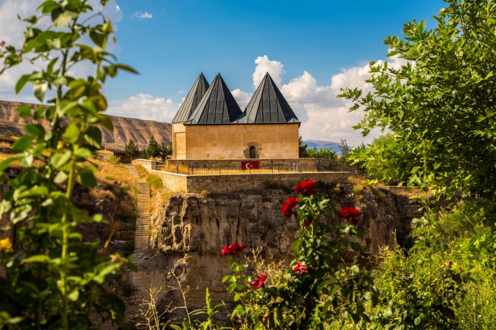 Erzincan-Kemah-Sultanmelik-Tomb